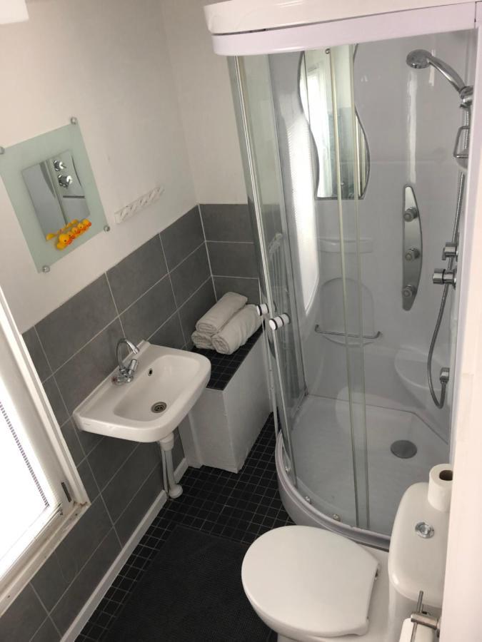Luxury Studio On Robs Houseboat Special For Couples Амстердам Екстериор снимка