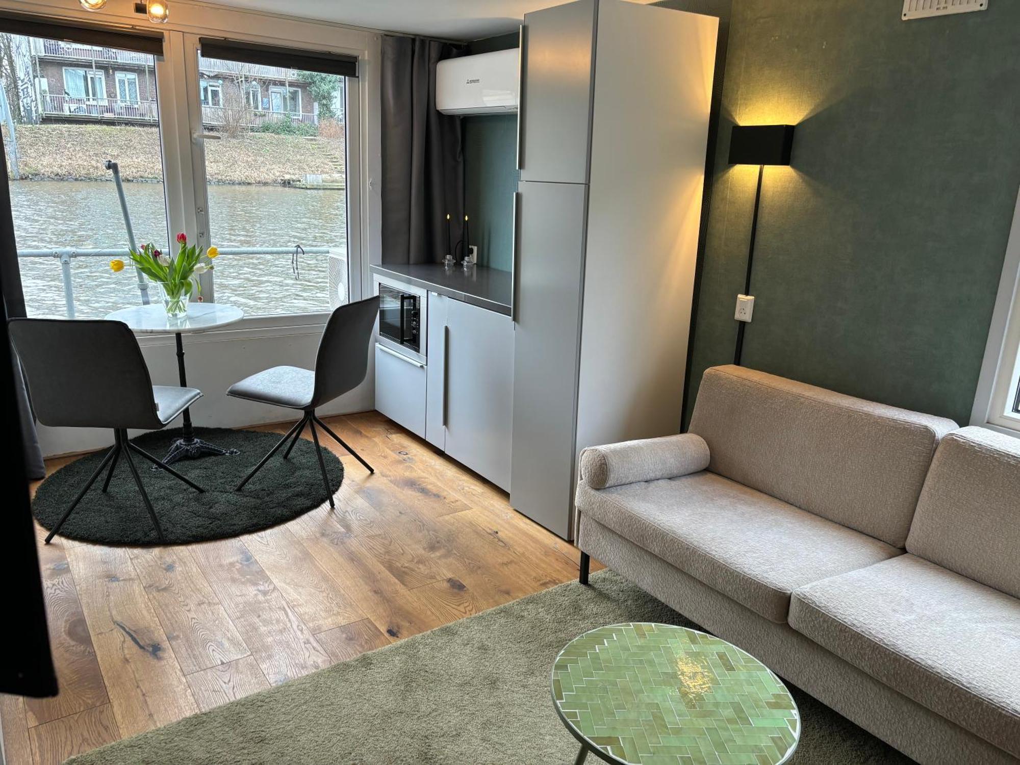 Luxury Studio On Robs Houseboat Special For Couples Амстердам Екстериор снимка