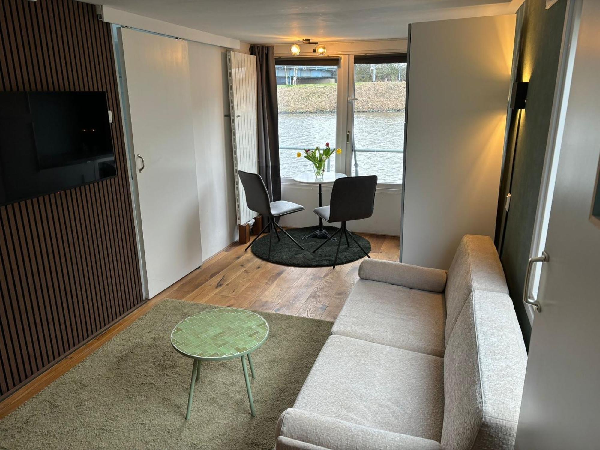 Luxury Studio On Robs Houseboat Special For Couples Амстердам Екстериор снимка